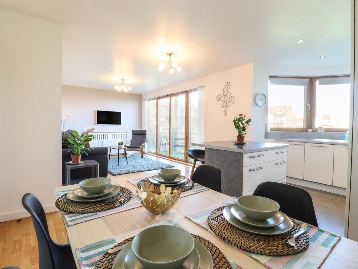 Flat 19 By The Beach Harwich Kültér fotó