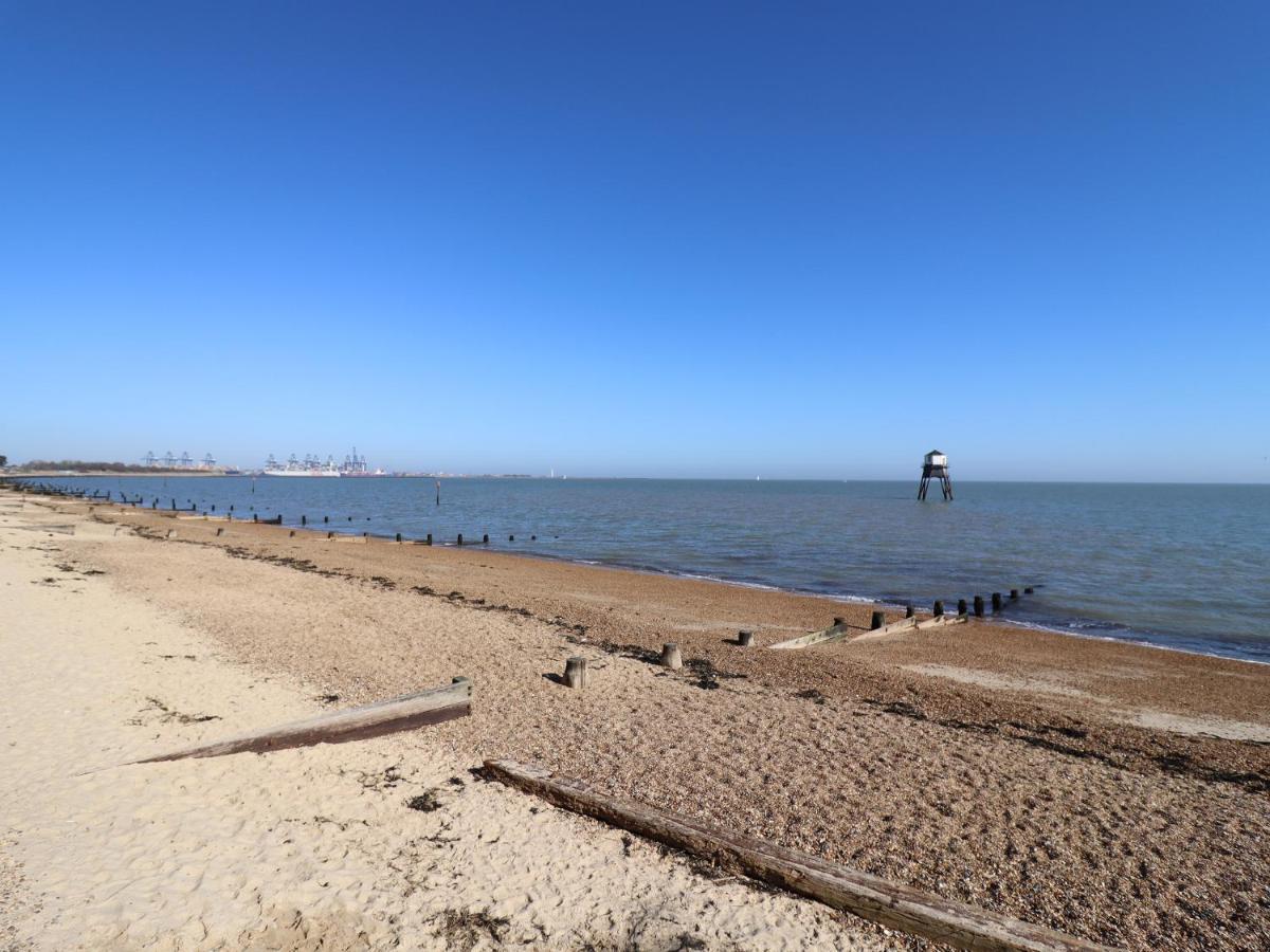 Flat 19 By The Beach Harwich Kültér fotó